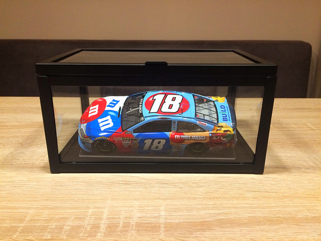 Illustration for article titled DIECAST-DISPLAY